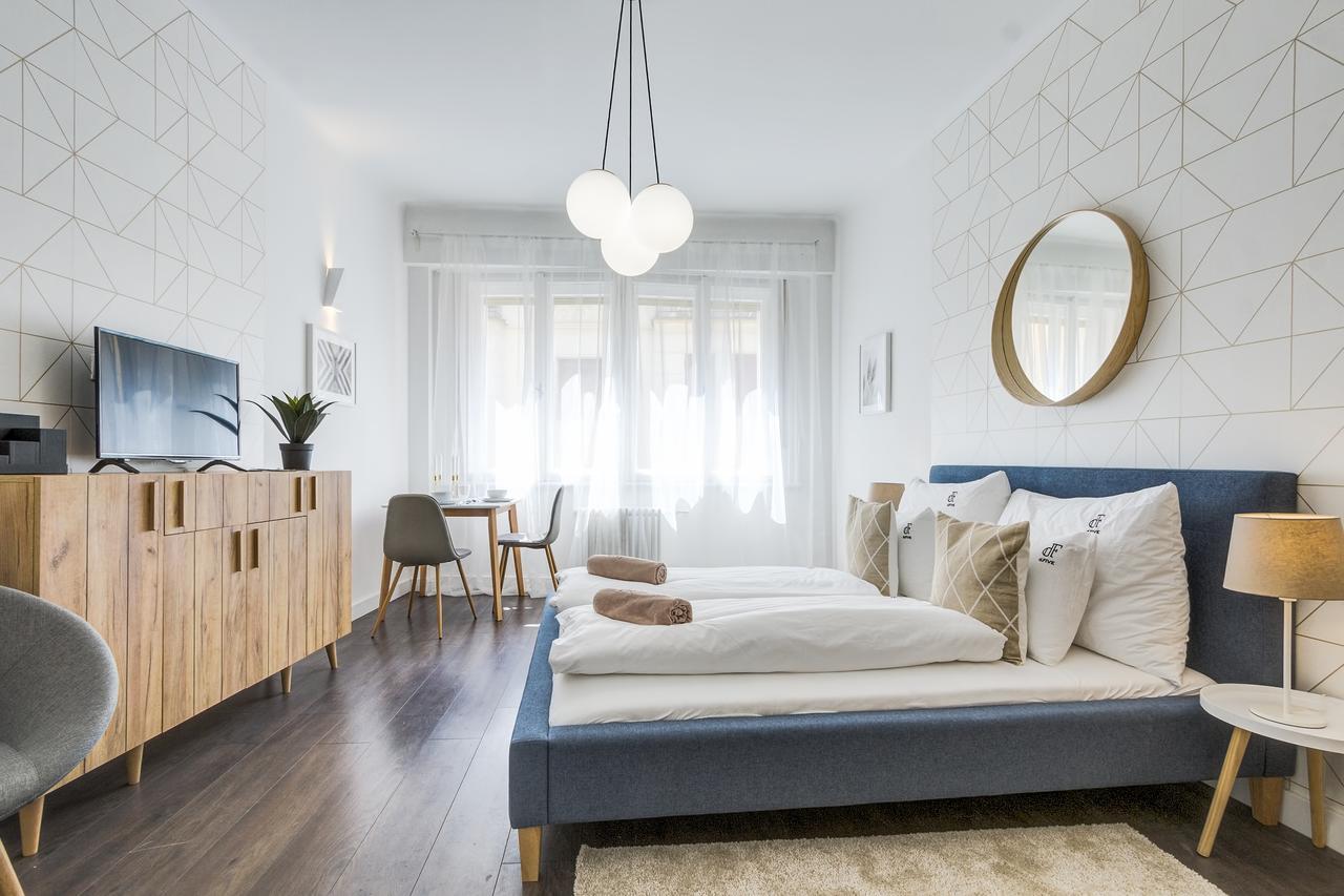 D.Five Harmony Studio At Vaci Street Apartment Будапеща Екстериор снимка